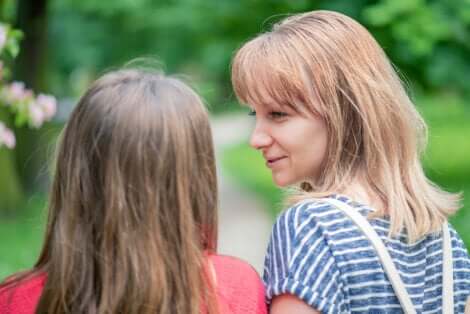 Une mère et sa fille.