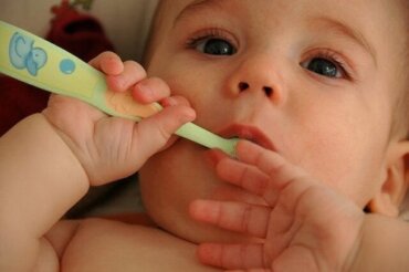 Conseils pour prendre soin des dents de lait