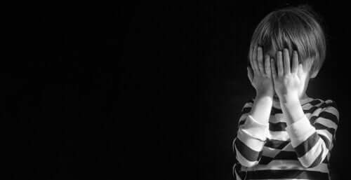 Signes qu'un enfant pense au suicide