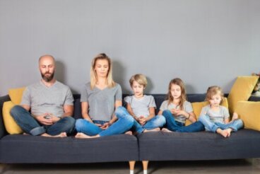 6 jeux de société pour pratiquer la pleine conscience en famille