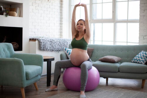 5 exercices pour les maux de dos pendant la grossesse