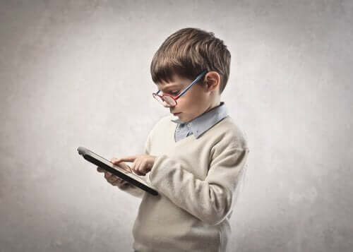 Conseils pour les parents d'enfants accros aux tablettes