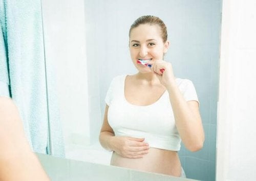 12 conseils d'hygiène bucco-dentaire pendant la grossesse