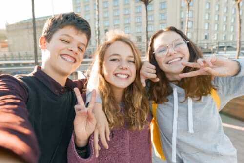 puberté début de l'adolescence jeunesse maturation croissance développement santé