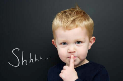 Et si mon enfant ne parle pas, mais comprend tout ?