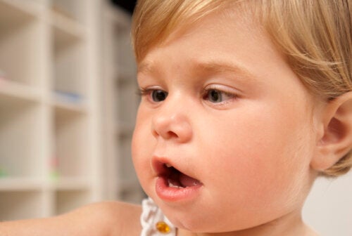 Strabisme chez les bébés: symptômes, causes et traitement