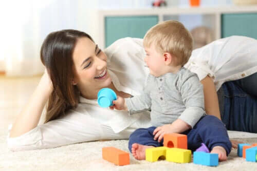 Comment jouer avec un bébé?