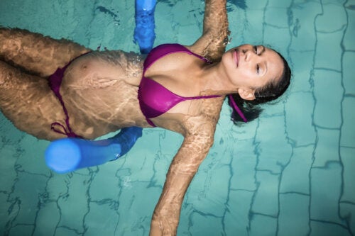 5 exercices en piscine pour femmes enceintes