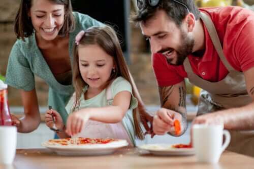 4 astuces pour cuisiner en famille