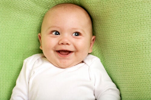 Pourquoi les bébés rient? Voici ce que dit la science