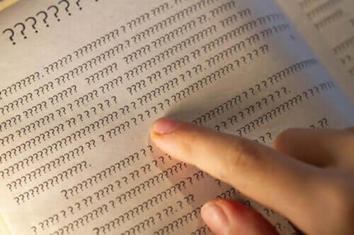 Dyslexie chez les adolescents : symptômes, causes et traitement