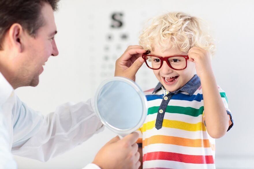 5 conseils pour protéger la santé des yeux des enfants