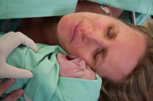 L'accouchement par césarienne peut affecter la sensibilité d'une femme