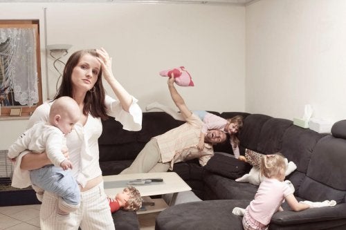 Pourquoi les mères sont plus stressées que les pères avec les enfants?