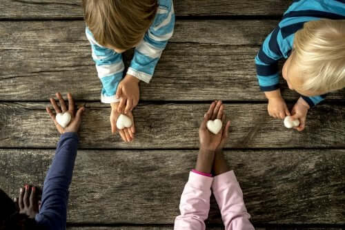 Comment expliquer la différence entre égalité et équité aux enfants?