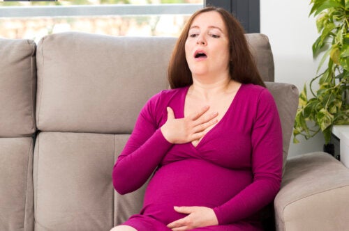 Sentiment d'étouffement pendant la grossesse: causes et solutions