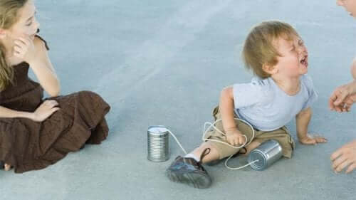 Pourquoi mon enfant tombe-t-il autant?