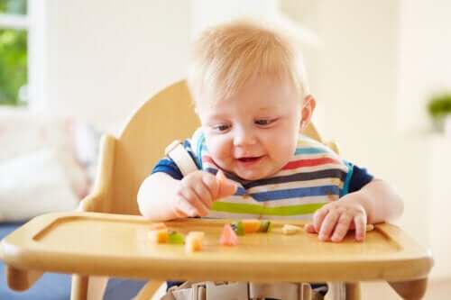 Les 4 meilleurs aliments pour débuter le sevrage dirigé par le bébé