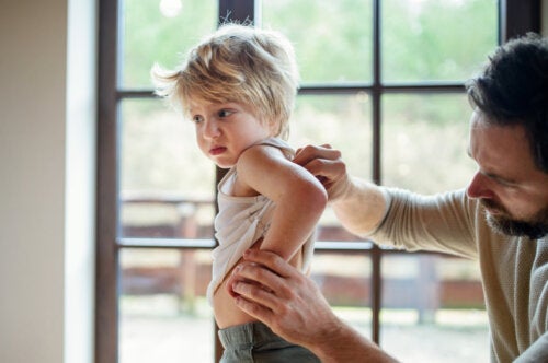 La dermatite atopique se transmet-elle des parents aux enfants ?