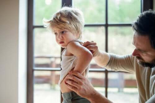 La dermatite atopique se transmet-elle des parents aux enfants ?
