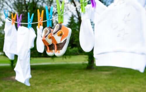 4 astuces pour nettoyer les chaussures des enfants