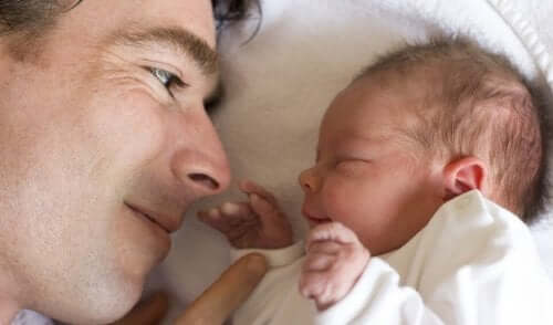 Favoriser le développement du cerveau du bébé lors des 3 premiers mois