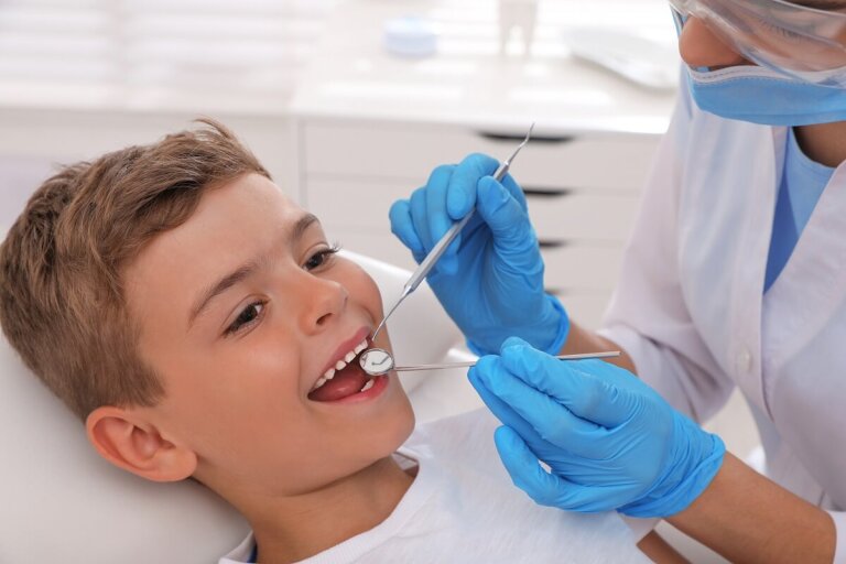 Traumatisme dentaire chez les enfants: comment sauver la dent?