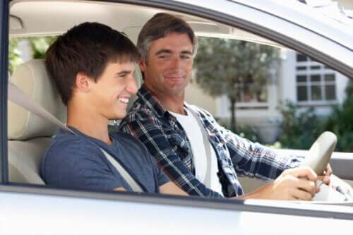 père fils voiture