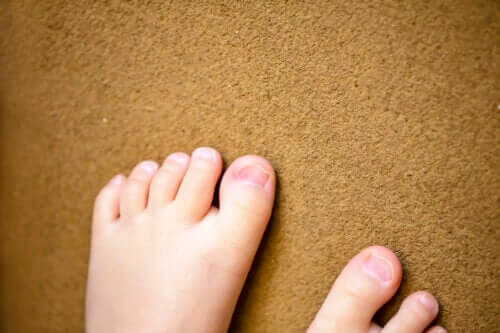 Ongles incarnés chez les bébés et les enfants : comment les traiter ?