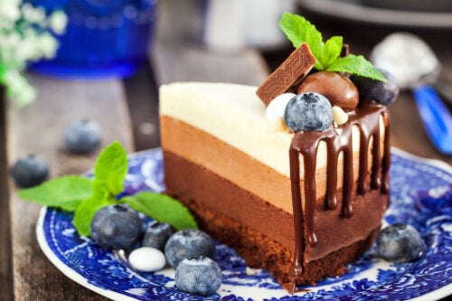 Recette du gâteau aux trois chocolats : un dessert idéal pour les enfants