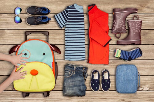 Comment apprendre aux enfants à préparer leur valise pour les vacances?