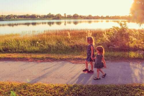 Les 5 bienfaits de la marche pour les enfants
