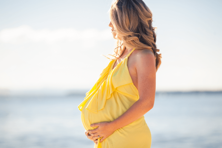 Mode été 2022 : des vêtements pour les femmes enceintes