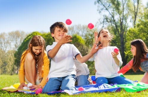 Jeux et activités pour stimuler la latéralité chez les enfants