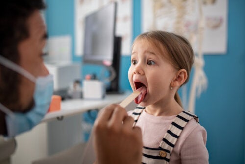 Les infections les plus courantes dans la bouche des enfants