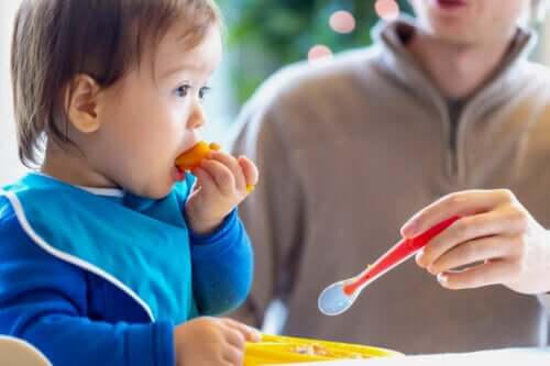 Comment un enfant apprend-il à mastiquer ?