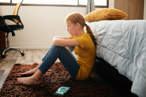 Adolescents qui se sentent seuls : qu'y a-t-il derrière et comment les aider ?