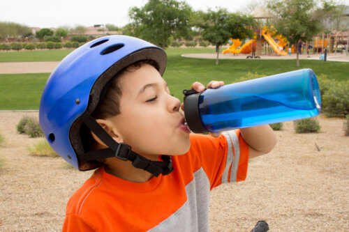 3 boissons hydratantes pour enfants