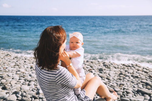 Premières vacances avec bébé : ce qu’il faut savoir