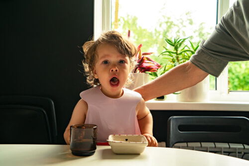 6 aliments qui peuvent provoquer l'étouffement chez les enfants