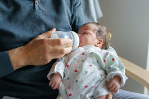 Pourquoi les bébés ne devraient-ils pas boire du lait de vache?