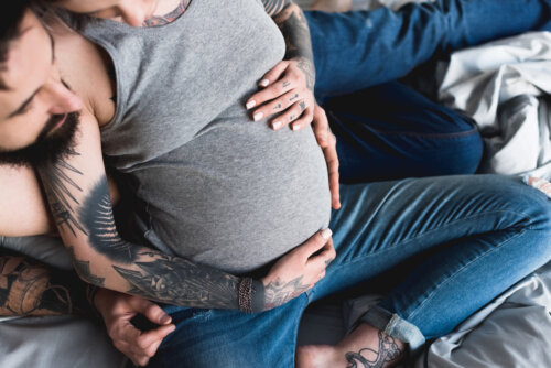 Tatouages pendant la grossesse : résolvez vos doutes