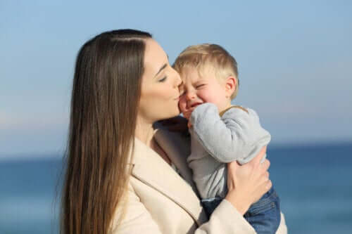 Pourquoi mon enfant refuse-t-il les câlins?