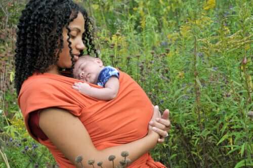L'importance du portage ergonomique chez le bébé