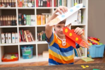 Bricolage en famille: fabriquer des fusées spatiales
