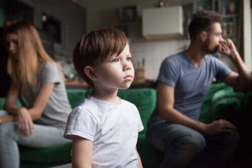 Grandir avec des parents séparés : difficultés et conséquences