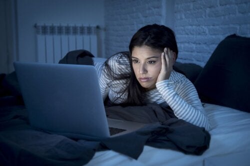 Pourquoi les adolescents s'endorment-ils si tard ?