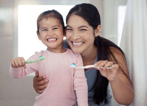 Le dentifrice pour enfants est-il différent du dentifrice pour adultes ?