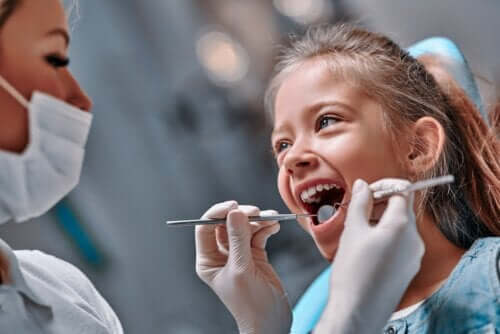 Les extractions de dents d'enfant sont importantes