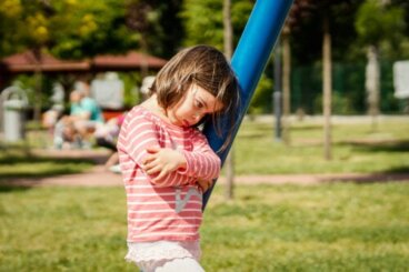 Les enfants ne veulent pas jouer avec mon enfant : pourquoi et que faire ?